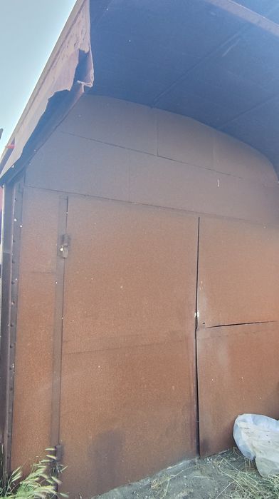 Вагончик для хранения, стеновые блоки, бочка