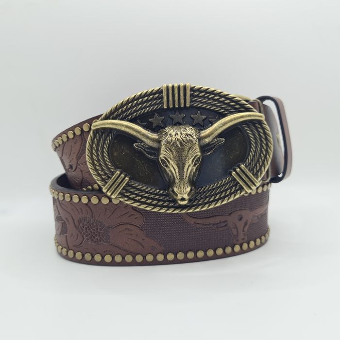 Kowbojski pasek z klamrą z motywem głowy byka