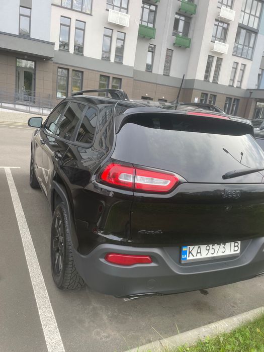 Продам джип черокі