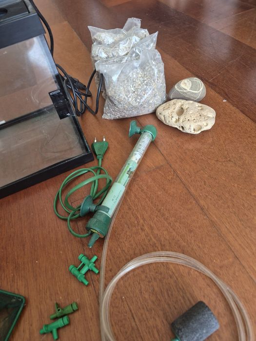 Aquário com filtro e extras