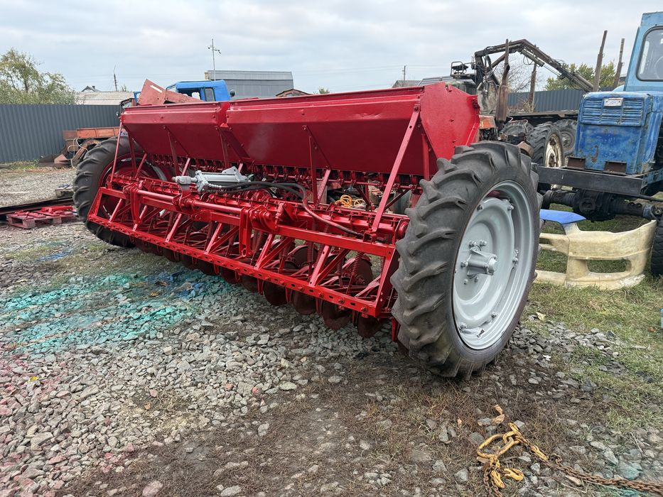 Сівалка зернова сз 3/6 робочий стан