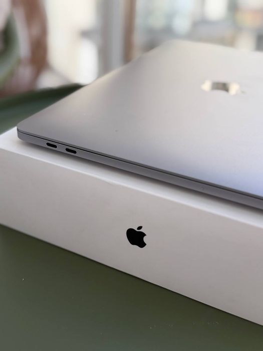 MacBook PRO 13 2020 рік