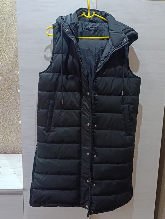 Желетка жіноча подовжена