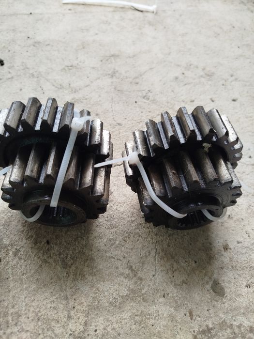 Шестерні бортового редуктора ЛУАЗ.