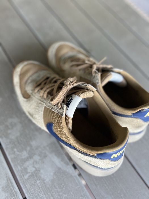 Sapatilhas Nike bege e azul tamanho 42.5