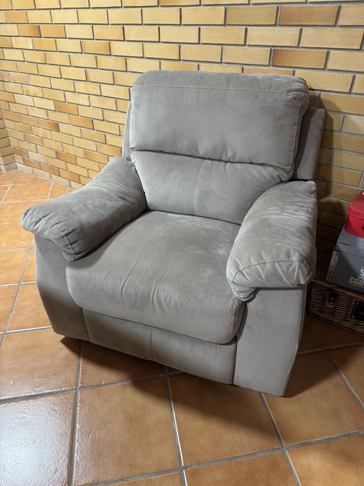 Poltrona reclinável pouco uso