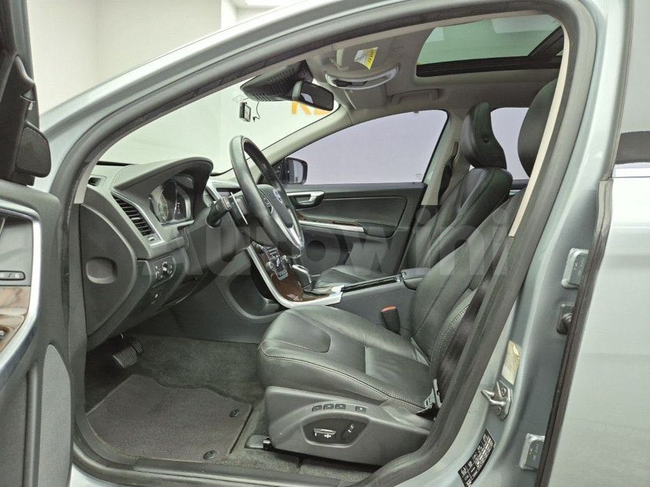 2015 Volvo XC60 2.4 D5 AWD Максимальна надійність