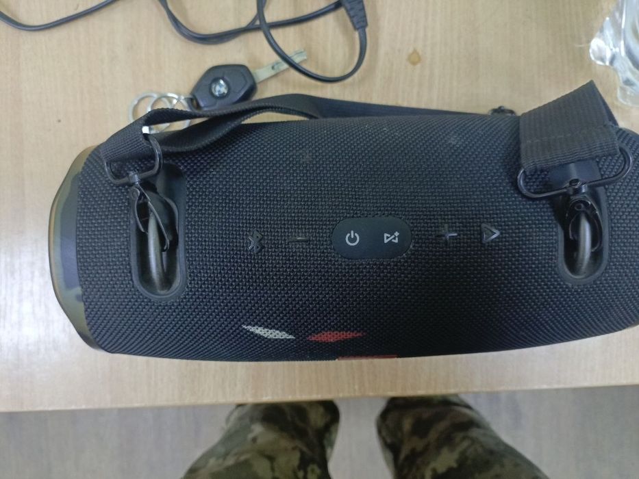 Продам б/у колонку Jbl Xtreme 2
