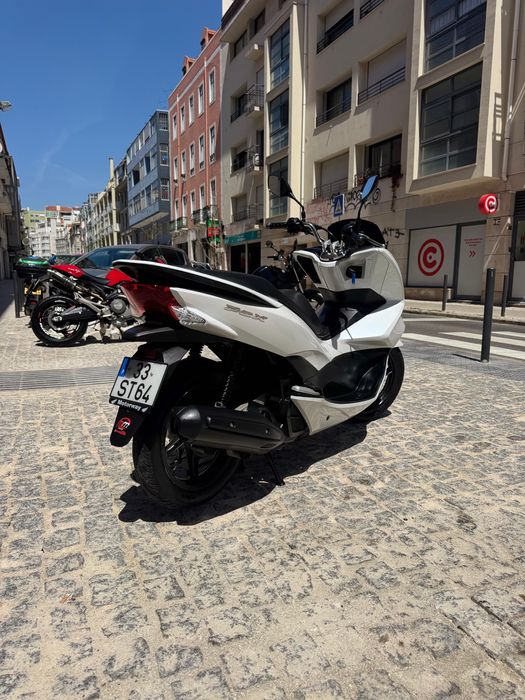 Aluguer pcx 125 impecável