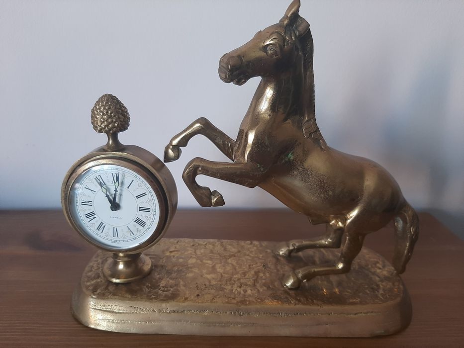 Estátua com cavalo relógio corda em bronze