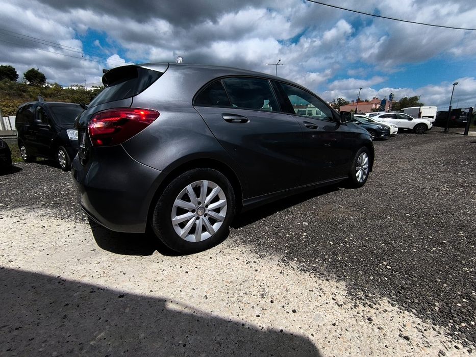 Mercedes A180, teto panorâmico, estofos em pele, 182000kms, Gasóleo, Excelente estado!! Desde 172€€
