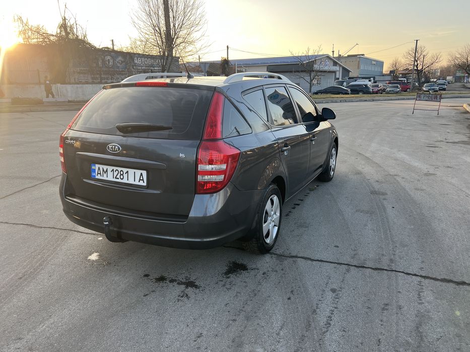 Продається Кіа 1.6д