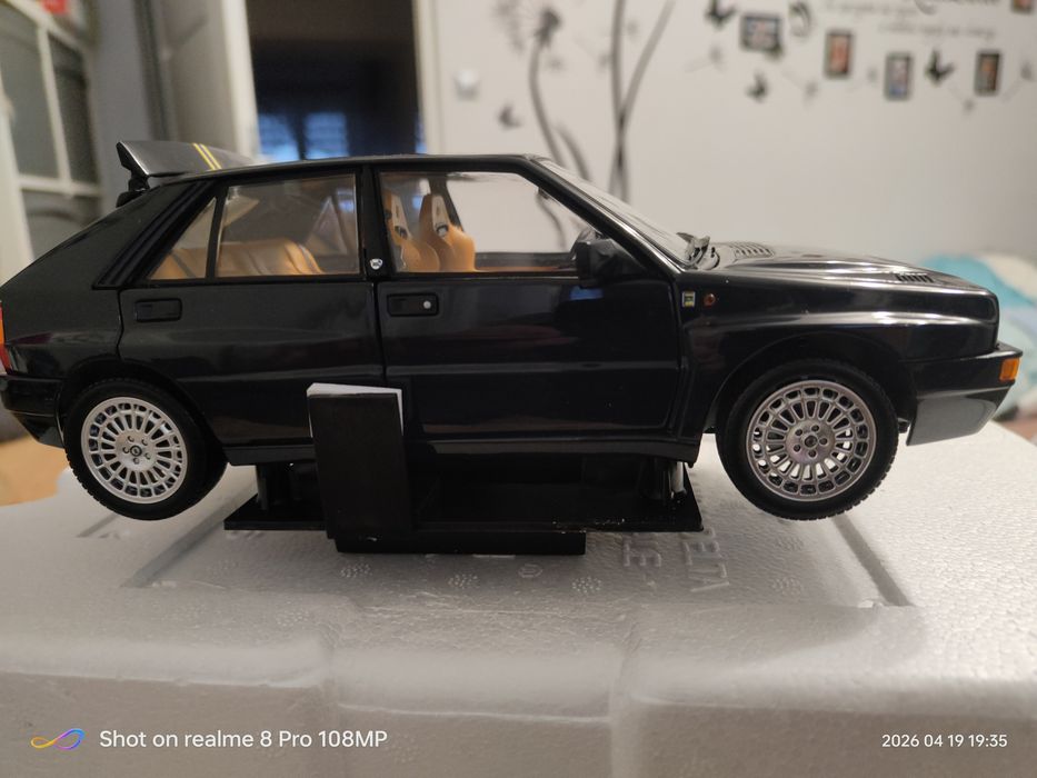 Model Lancia kyosho 1:18