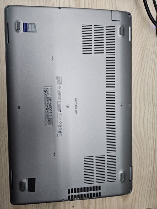 Dell Latitude 5511 i5-10400H/16Gb/SSD 256Gb/Nvidia MX250/15.6" IPS
