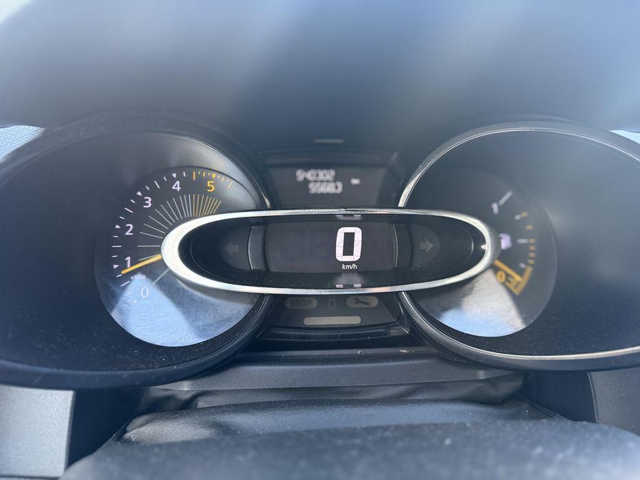 Renault clio 1.5 dci 5 lugares