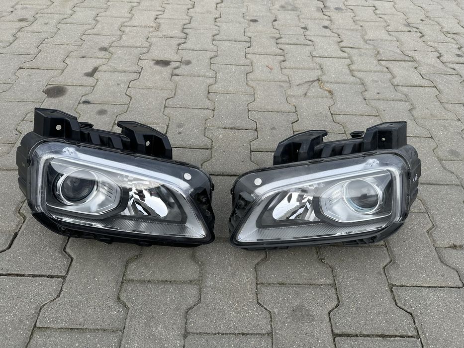 Lampa Prawa Lewa Zwykła Soczewka 8-PIN H7 Hyundai Kona