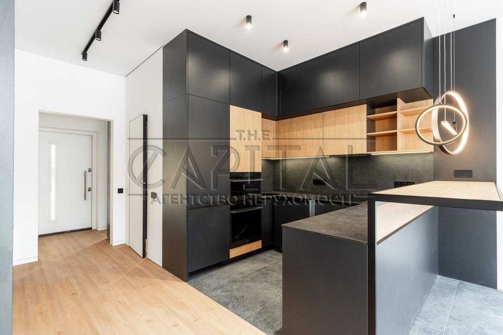 Продаж будинку, таунхаус, закрите КМ, Рожни