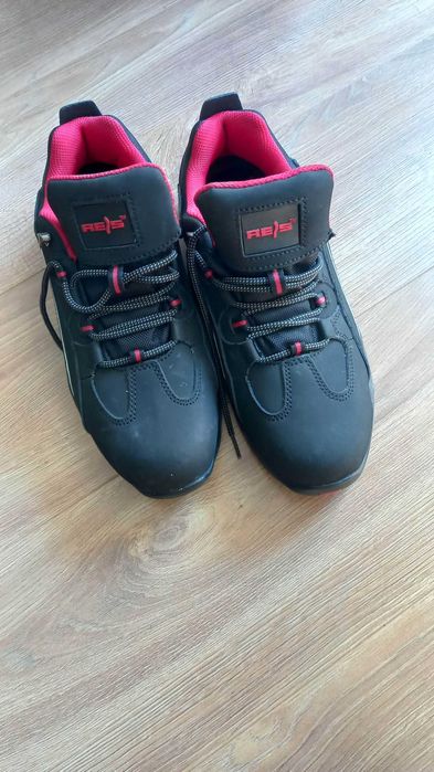 Buty robocze rozmiar 43 ,nowe.