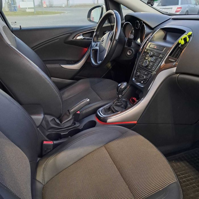 Sprzedam Opel Astra J 2012 Warto