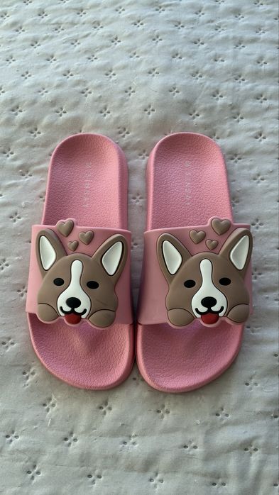 Rozowe klapki sinsay 36 corgi