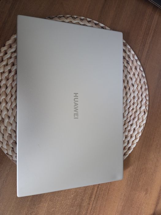 Huawei Matebook D14 14 " AMD Ryzen 5 8 GB / 512 GB