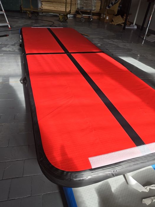 Materac do ćwiczeń dmuchany z pompką elektryczną 3m x 1m