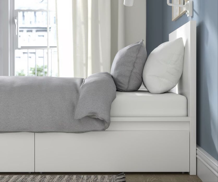 Cama MALM IKEA branca com gavetoes