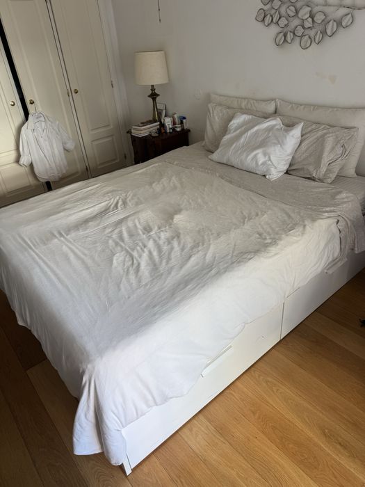 Cama de casal branca 160x200 com 4 gavetões – venda urgente