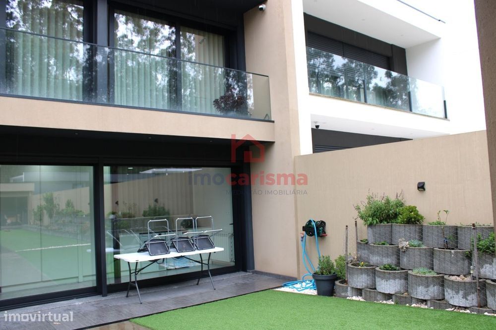 Moradia Geminada de Luxo T3 em Carreira, Barcelos