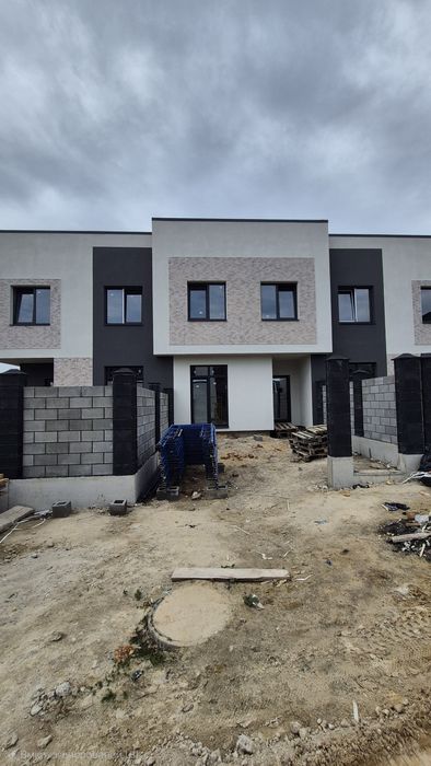 Продам котедж з міськими комунікаціями!