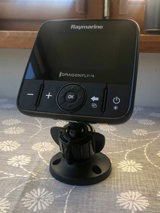 Ekran / Wyświetlacz echosondy Raymarine Dragonfly-4 PRO – stan bdb, DARMOWA WYSYŁKA