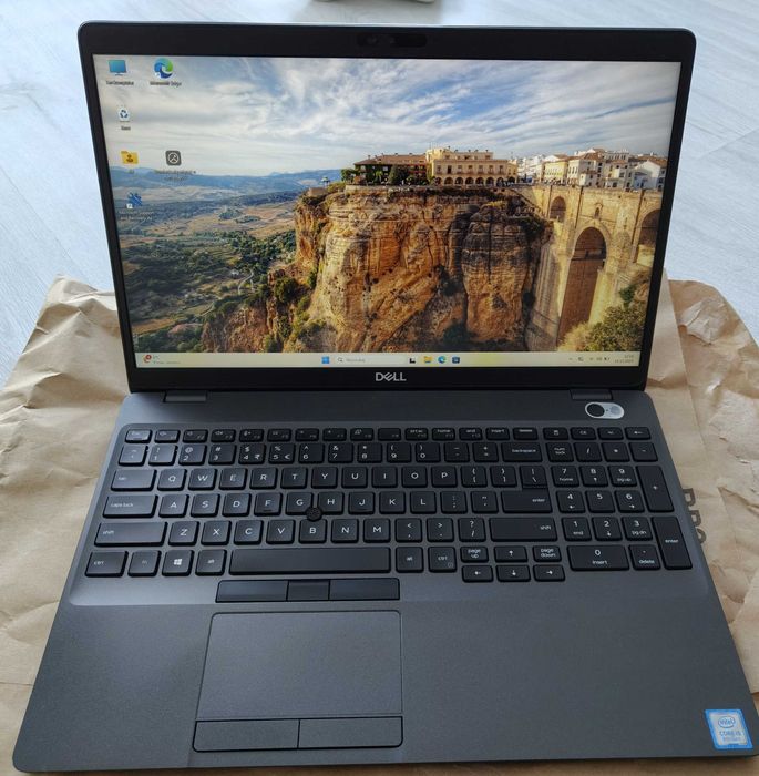 Laptop Dell Latitude 5500 15,6 i5 / 8GB RAM / 256GB SSD / Windows 11