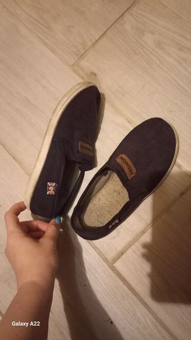 Продам    мокасіни