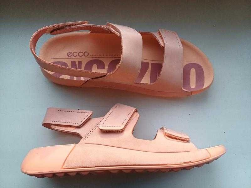 Босоніжки ECCO Cozmo розміри 32,37,38,40 Оригінал