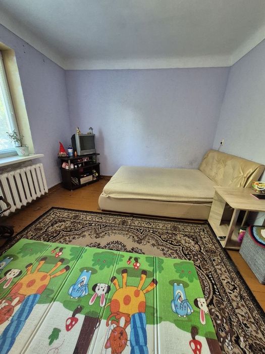Продам 2-х сталинку с раздельными комнатами