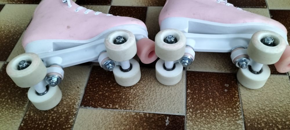 Patins com acessórios como novos tamanho 36