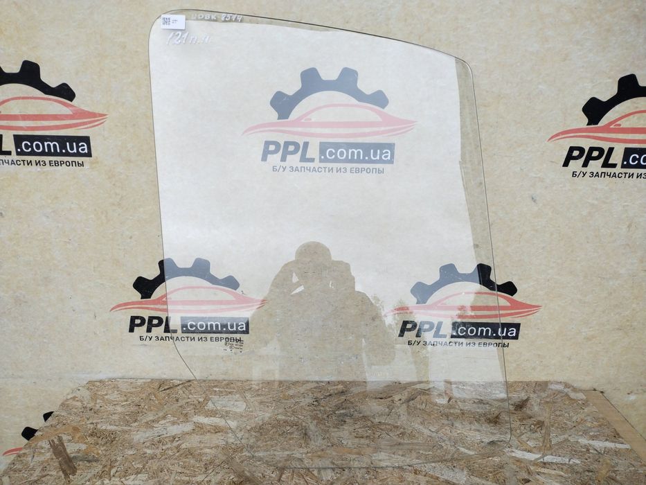 Mercedes Sprinter W906 2006-2018 Стекло двери переднее правое 2007 год
