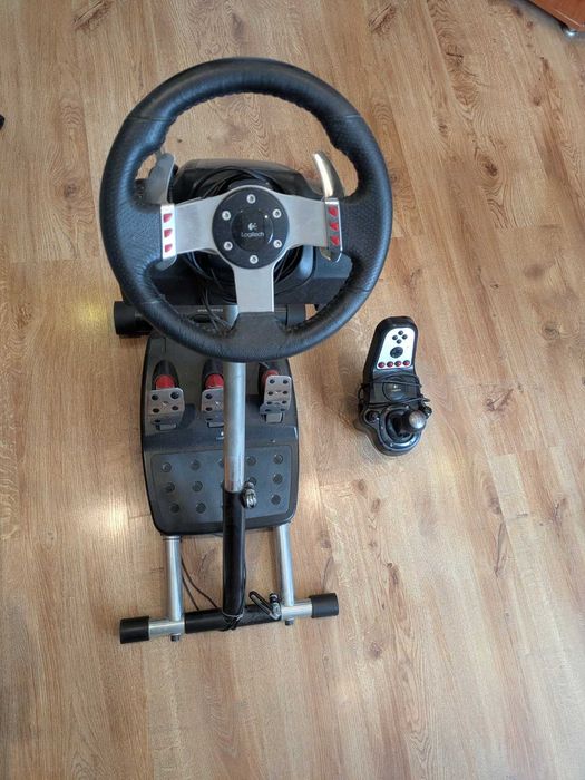 Logitech G27 +Wheel Stand Pro
