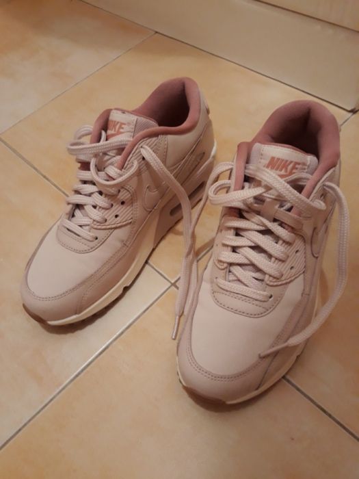 Air max 36.5 salmão