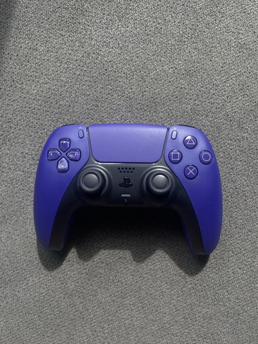 PlayStation 5 Slim Standard 1TB + 2 Comandos + 2 Jogos + Carregador