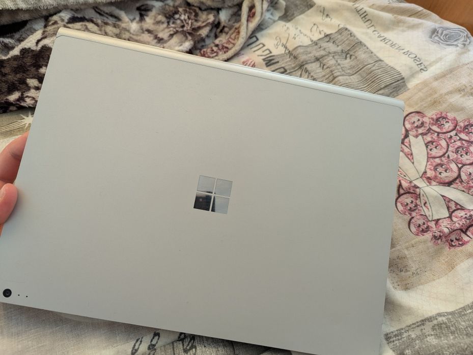 Microsoft Surface Book 2
