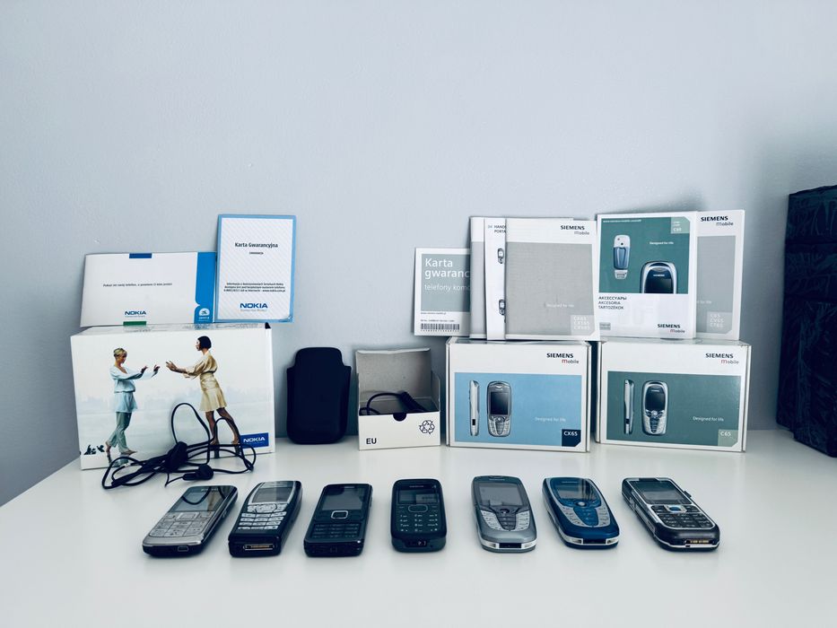 Zestaw kolekcjonerskich telefonów komórkowych Nokio, Siemens, Huawei