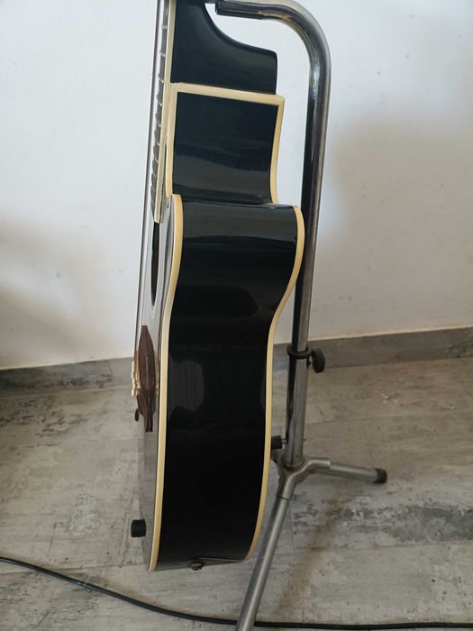 Guitarra eletrônica SX, em excelente estado