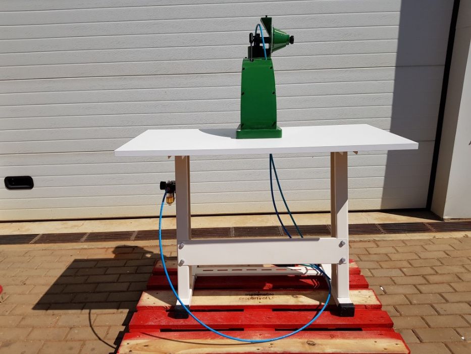 Maquina de meter ilhós pneumática