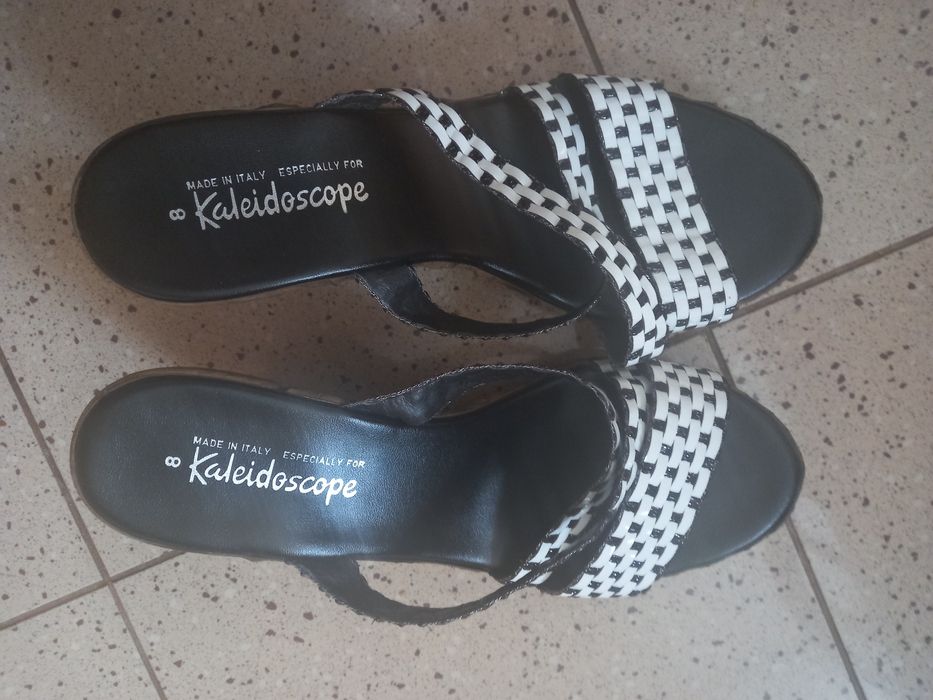 Eleganckie klapki damskie