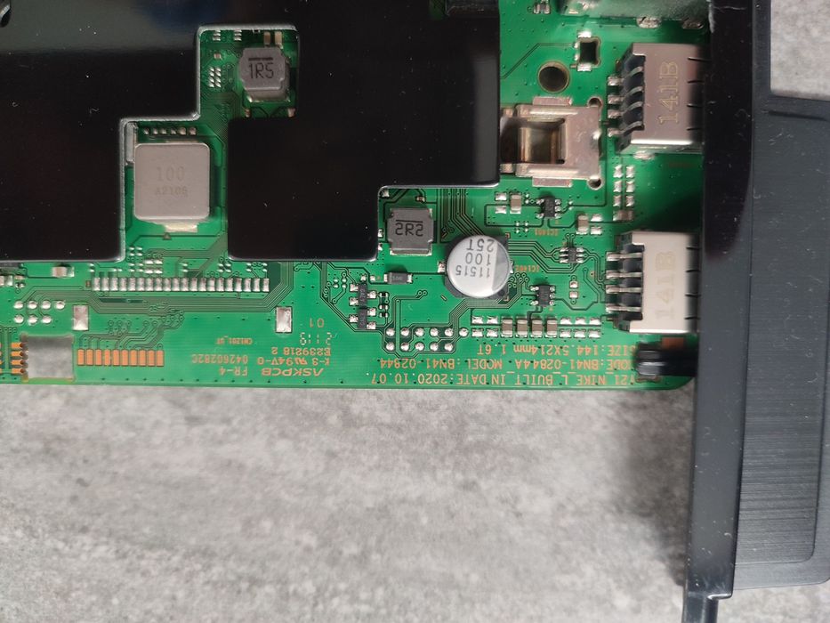 Moduły z tv Samsung UE70AU8072U