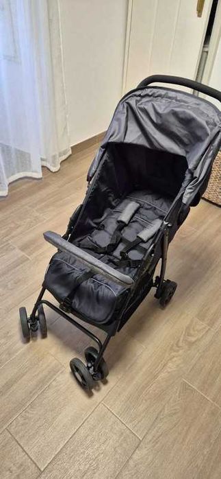 Carrinho de passeio de bebé