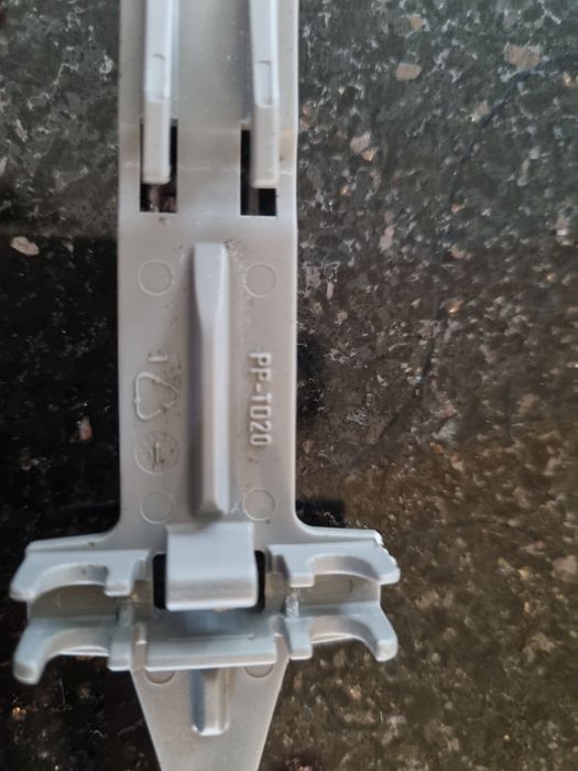 Element kosza uchwyt grzebieniowy do zmywarki Siemens SN66T092EU Bosch