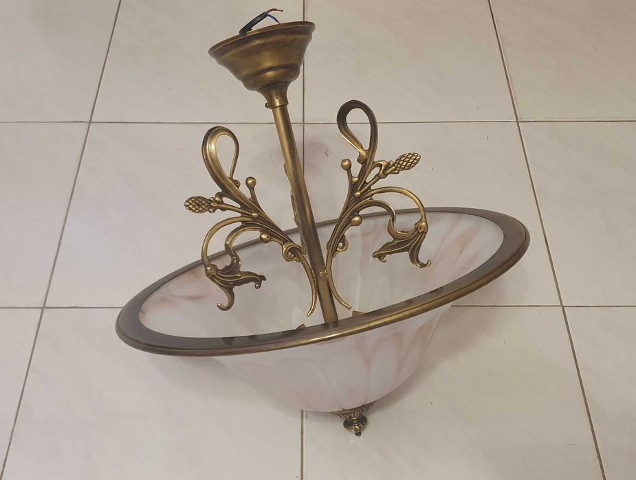 Belíssimo Candeeiro de teto em bronze e vidro em forma de flor