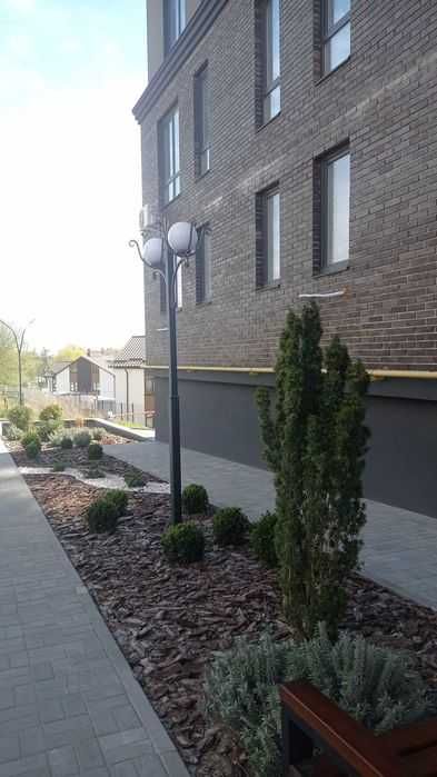 Сучасна 2 к Озерна + паркомісце,ліфт працює постійно..